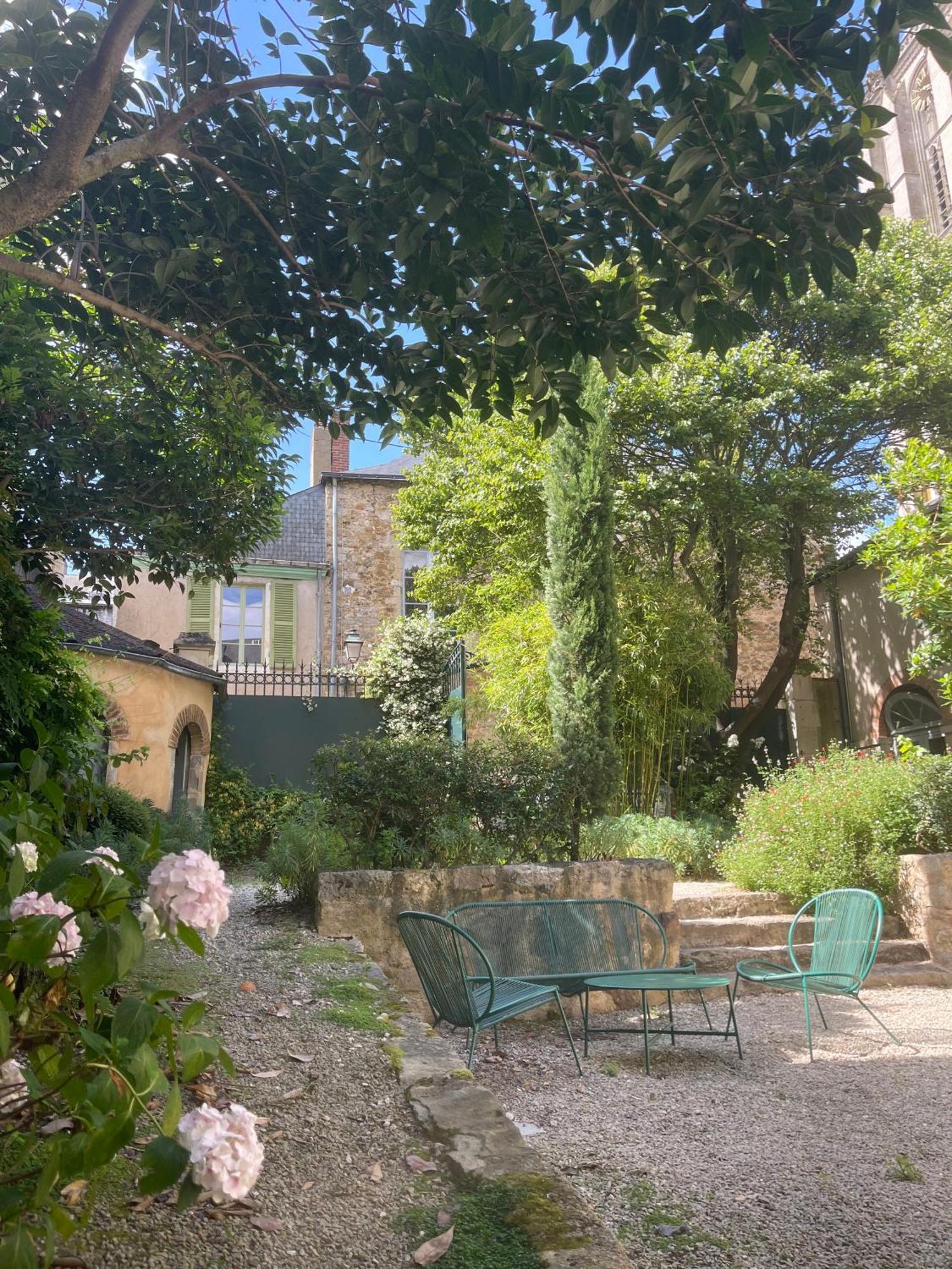 Chambres D'Hote - Maison Des Ecrivains - 50 M De La Cathedrale Et Place Des Jacobins Le Mans Dış mekan fotoğraf