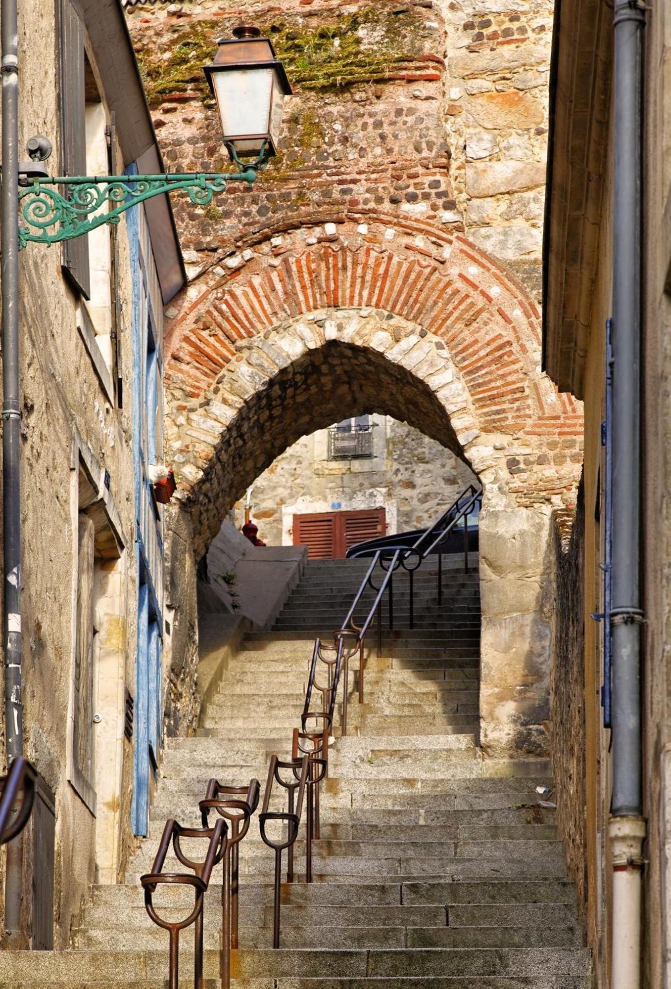 Chambres D'Hote - Maison Des Ecrivains - 50 M De La Cathedrale Et Place Des Jacobins Le Mans Dış mekan fotoğraf